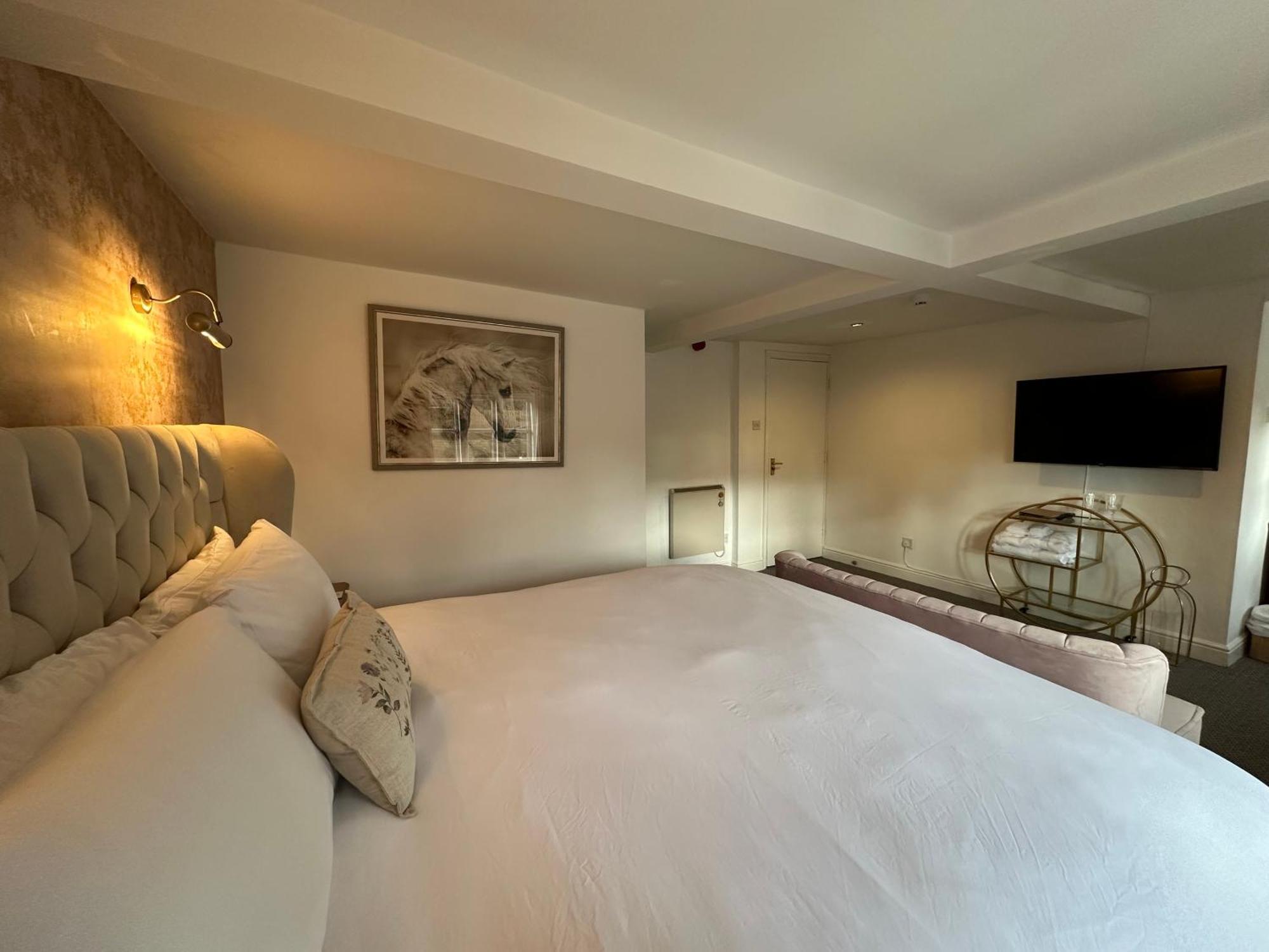 The Unicorn Inn Ньютон Солней Номер фото